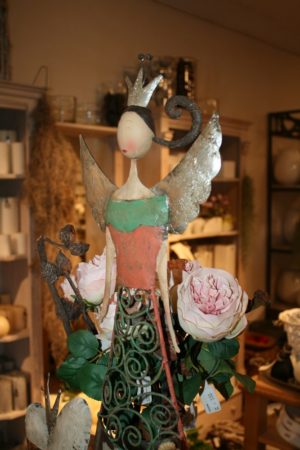 „Die Lilie“ bietet in der Schlosskirchpassage tolle Dekorationen zur Weihnachtszeit