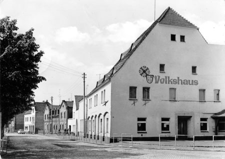 KW 17 Damals wars Niederlausitz Großraesschen GaststaetteVolkshaus