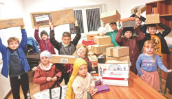 Krieschower Jugendwehr packt Pakete für hilfsbedürftige Kinder