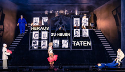 Premiere im Staatstheater Cottbus: „Im Berg“