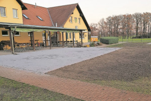 Erweiterter Sportplatz in Leuthen