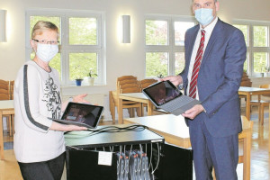 Neue iPads für Senftenberger Schulen