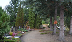 Die Friedhöfe der Region sind auch Orte für die Lebenden