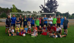 Klein gegen groß – Fußballcamp beendet