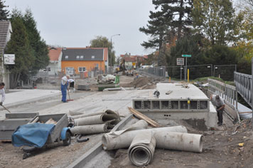 Straßenbauer nehmen Rücksicht auf Firmen