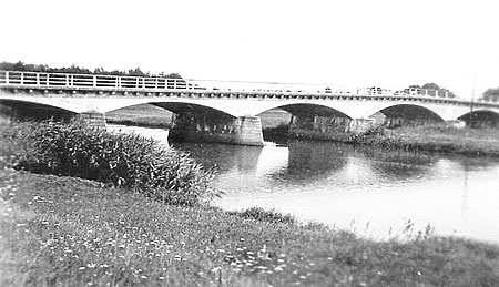Forst: Müller ließ Holzbrücke bauen