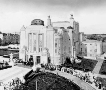 Cottbus: Einweihung des Staatstheaters