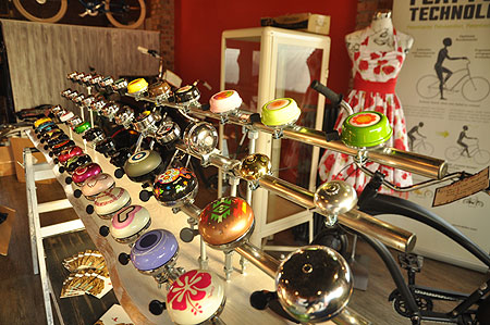 Autohaus zum Kult-Radladen verwandelt