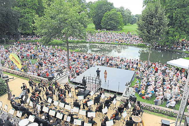 Theater und Musik in Pücklers Park