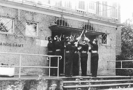 Forst: Im Kleid aus Schillertaft