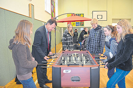 Schüler gestalten Räume für die Ganztagsbetreuung um