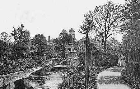 Spremberg: Haustürsprung ins Nass