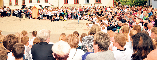 Großer Trubel an der Peitzer Mosaikgrundschule