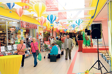 Festzeltstimmung im Neiße-Center am 11.10.