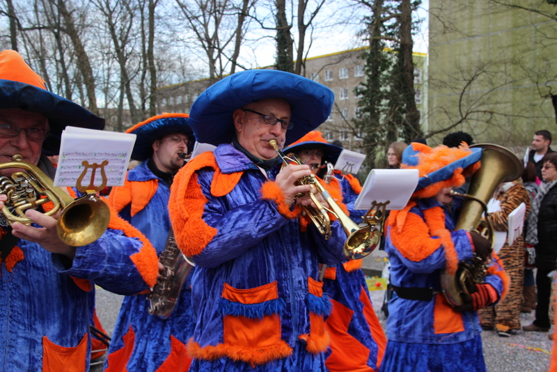 57 Guggenmusik tacklos Kahren 13