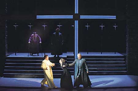 Don Carlos: Versagte Liebe und einsame Macht