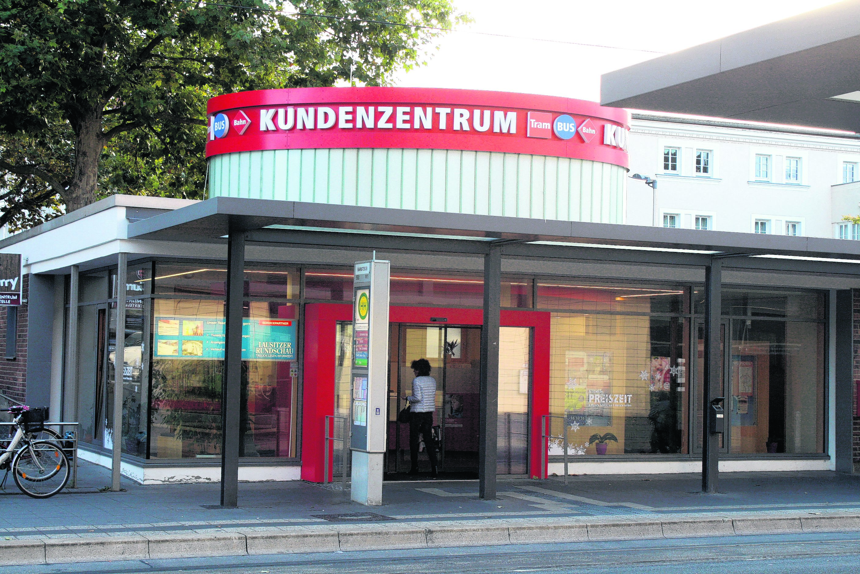 Bürohochhaus sticht im Zentrum hervor