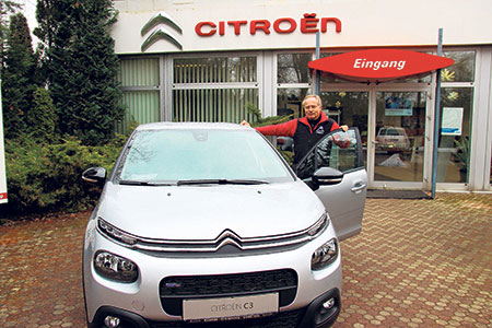 Alte Ziegelei und neue Autos