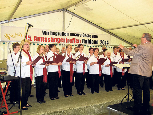 Gemeinsam singen am Ruhlander Schützenhaus