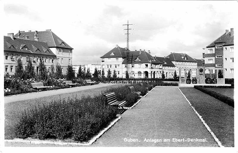 Findling statt T 34-Panzer in Guben