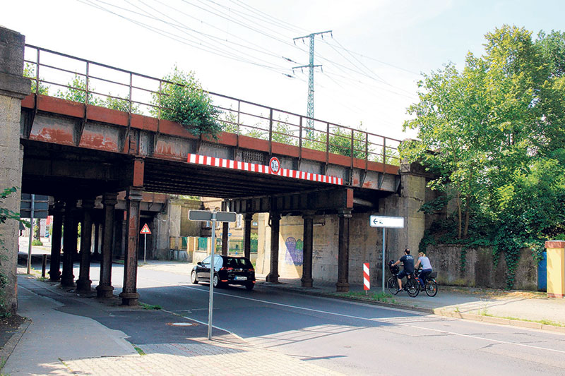 Alte senftenberger Bahnbrücke fällt im Dezember