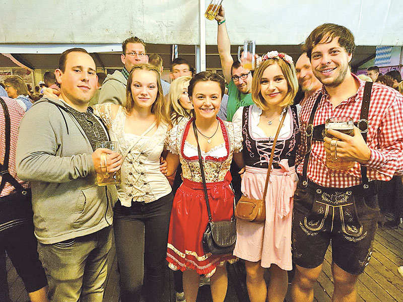 Cottbus: Oktoberfest im Saal Auf Wacker