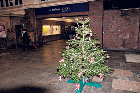 Senftenberg: Bahnhof präsentiert sich festlich