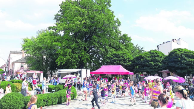 Kinderlachen auf dem Dreieck in Guben am 3. Juli 2018