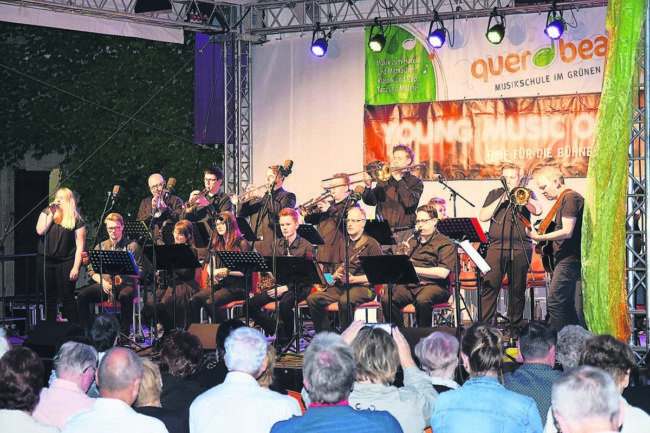 young music on stage big band e1558089892225