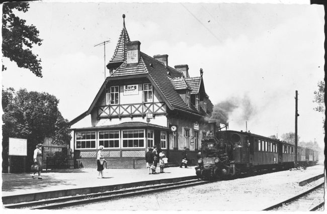 Frau Scheibel Burg Spreewald Bahnhof e1563520182540