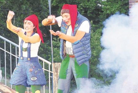 Burg Zeitformel Jolka und Jorko Foto K Moebes