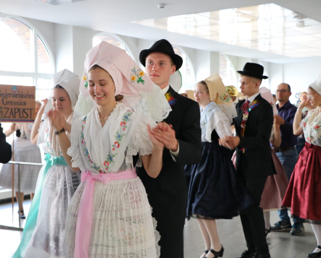 35. Zapust und 70 Jahre des Niedersorbisches Gymnasiums im Cottbuser Rathaus