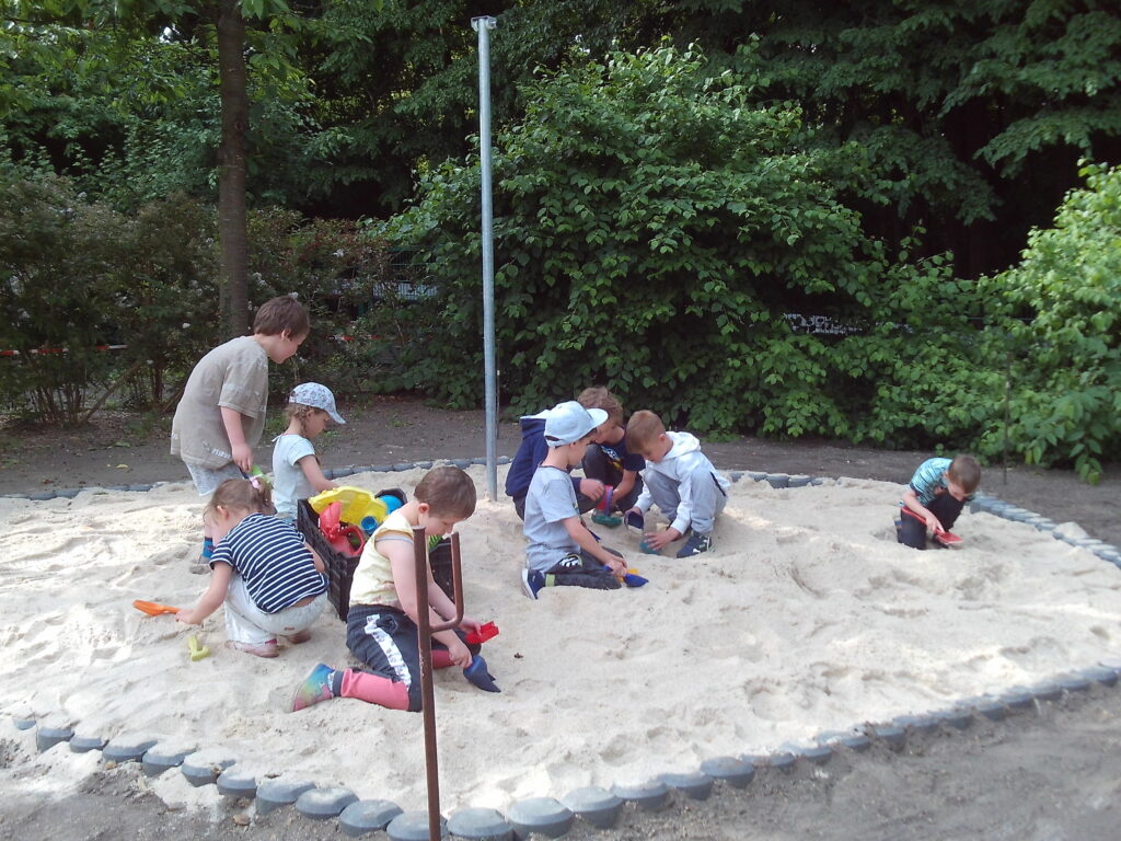 Neuer Sandkasten für die Kita Weinbergsiedlung