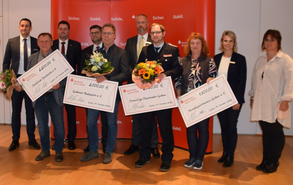 Gruppenbild der Vereine aus Guben und Schenkendöbern