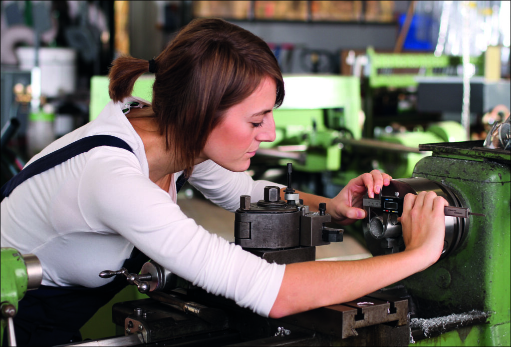 Frau im Handwerk