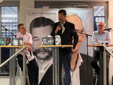 Die Stadtbibliothek Guben lädt zum 125-jährigen Jubiläum zu vier ganz besonderen Highlights ein, darunter am Freitag, 14. April, zum “Krimi”-Abend mit Thorsten Sueße, Ulrich Behmann und Carsten Schütte