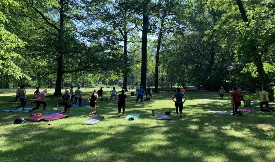 An diesem Samstag findet wieder Sportkurse im Stadtpark Spremberg statt. Geleitet wird der Kurs von Sylke Rau, Mein Fitness Spremberg.