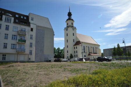 Forst hat nie aufgehört, sich zu verändern, wie auch dieses Bild von 2014 mit der Baufreiheit in der Nähe der stolzen Stadtkirche zeigt.   