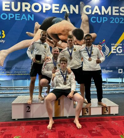 Phumpanya Mazur vom KSC ASAHI Spremberg hat gemeinsam mit dem deutschen Männerteam die Bronzemedaille bei den European Games im Sumo gewonnen. Foto: Verein