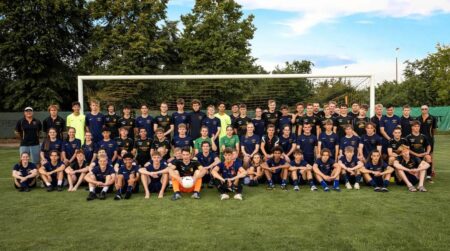 Vom 30. Juni bis zum 9. Juli feiert die SG Sielow ihr 110. Vereinsjubiläum und lädt herzlich zu einem bunten Programm ein. Ein sportliches Highlight fand bereits in den letzten Tagen statt. Das Joeys All Star German Football Team aus Australien war zu Gast und spielte gegen die SG