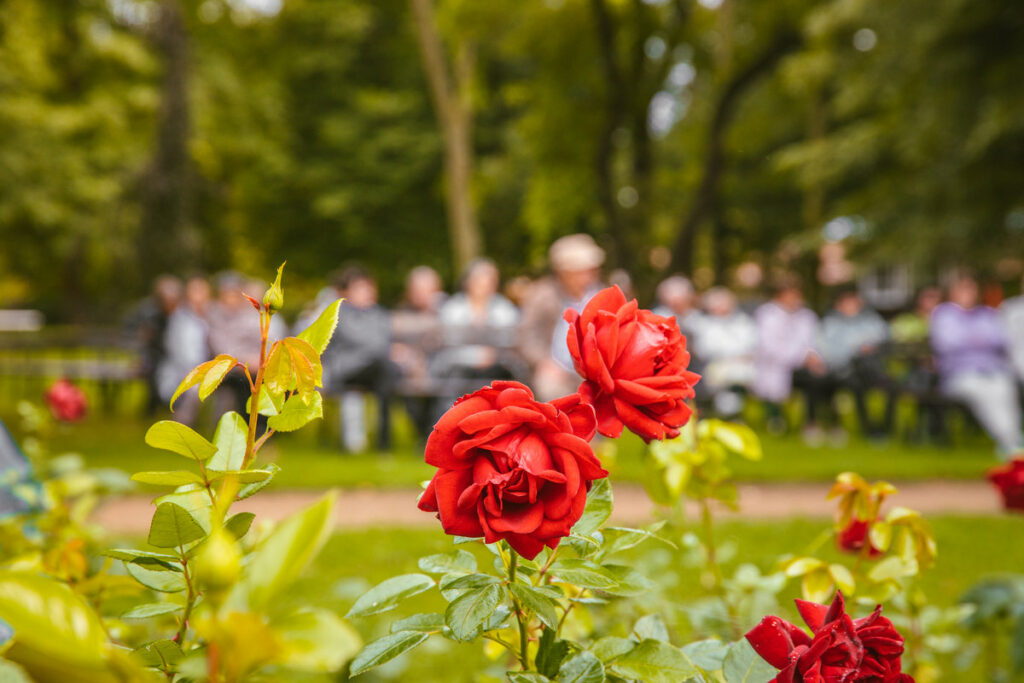 Rosengartensonntag im Zeichen der Zwanziger Jahre