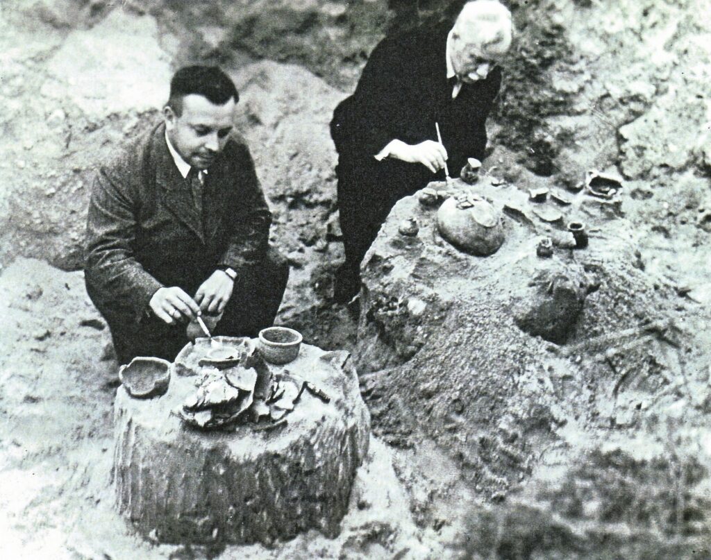 Dr. Marschalleck links vorn und Prof. Dr. Paetzold in Kolkwitz 1933