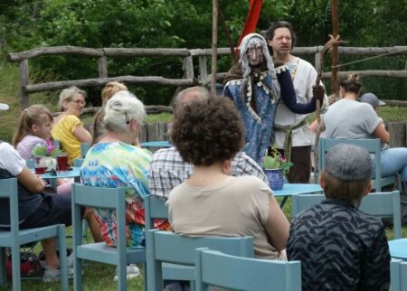 Theater Machandel zeigte 2023 Das entfuehrte Huehnerhaus.Foto K. Moebes