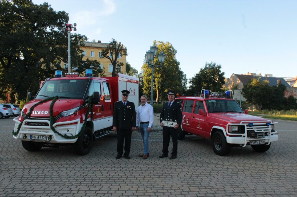 Foto neuer Vorausruestwagen Ortswehr Forst Stadt