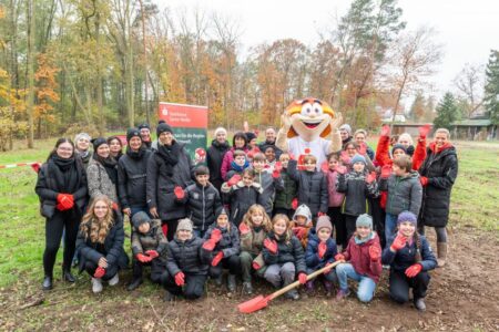 Schülern, Lehrern und Mitarbeitern der Christoph-Kolumbus-Grundschule