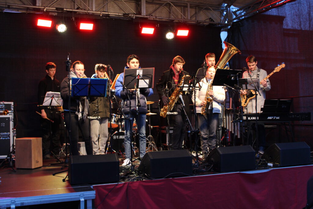 Adventsmarkt am Pestalozzi-Gymnasium Guben