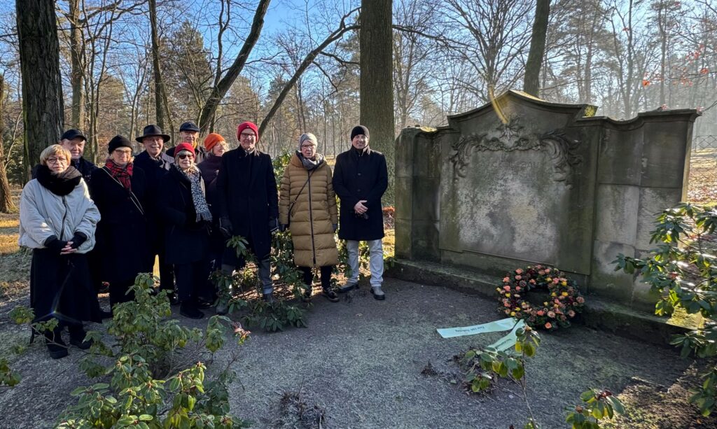 Kranzniederlegung zum 100. Todestag von Max Grünebaum in Cottbus