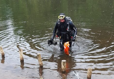 Gefahren beseitigt: Lausitz-Aquanauten beseitigen Moniereisen aus der Spree