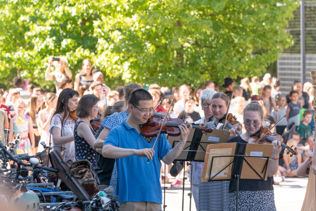 Cottbus: Mit Pauken und Trompeten in die Sommerferien