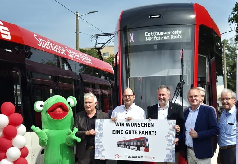 Neue Skoda-Straßenbahnen nehmen regulären Betrieb in Cottbus auf